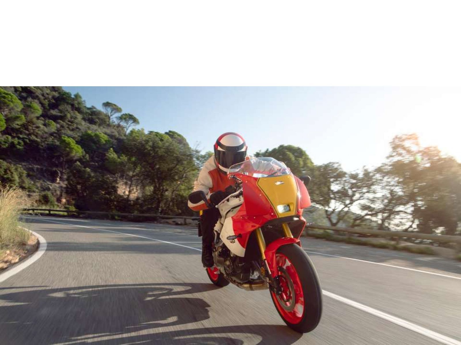 Мотоцикл YAMAHA XSR 900 GP (Legend Red) 2024